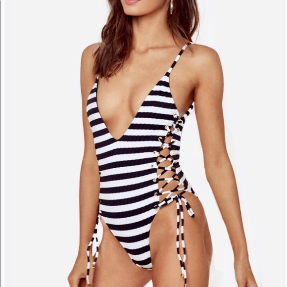 🔥NWT Ree Bees swimsuit - Picture 2 of 3